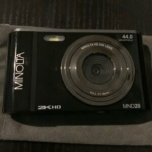 Minolta - MND20 44.0 Megapixel Digital Camera - Black